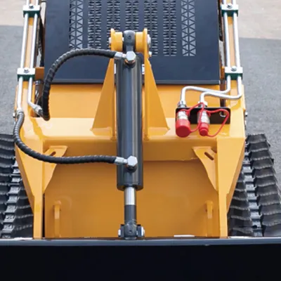 Мини-погрузчик с бортовым поворотом T360