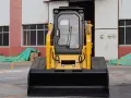 Мини-погрузчик с бортовым поворотом TS120