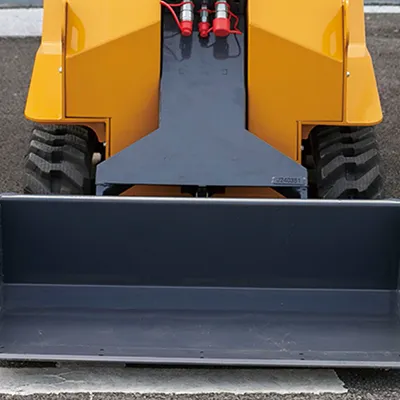 Мини-погрузчик с бортовым поворотом T390