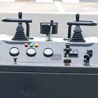 Мини-погрузчик с бортовым поворотом T460